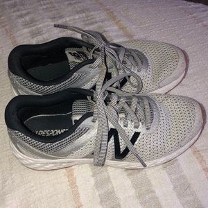 New Balance Tennis Shoes